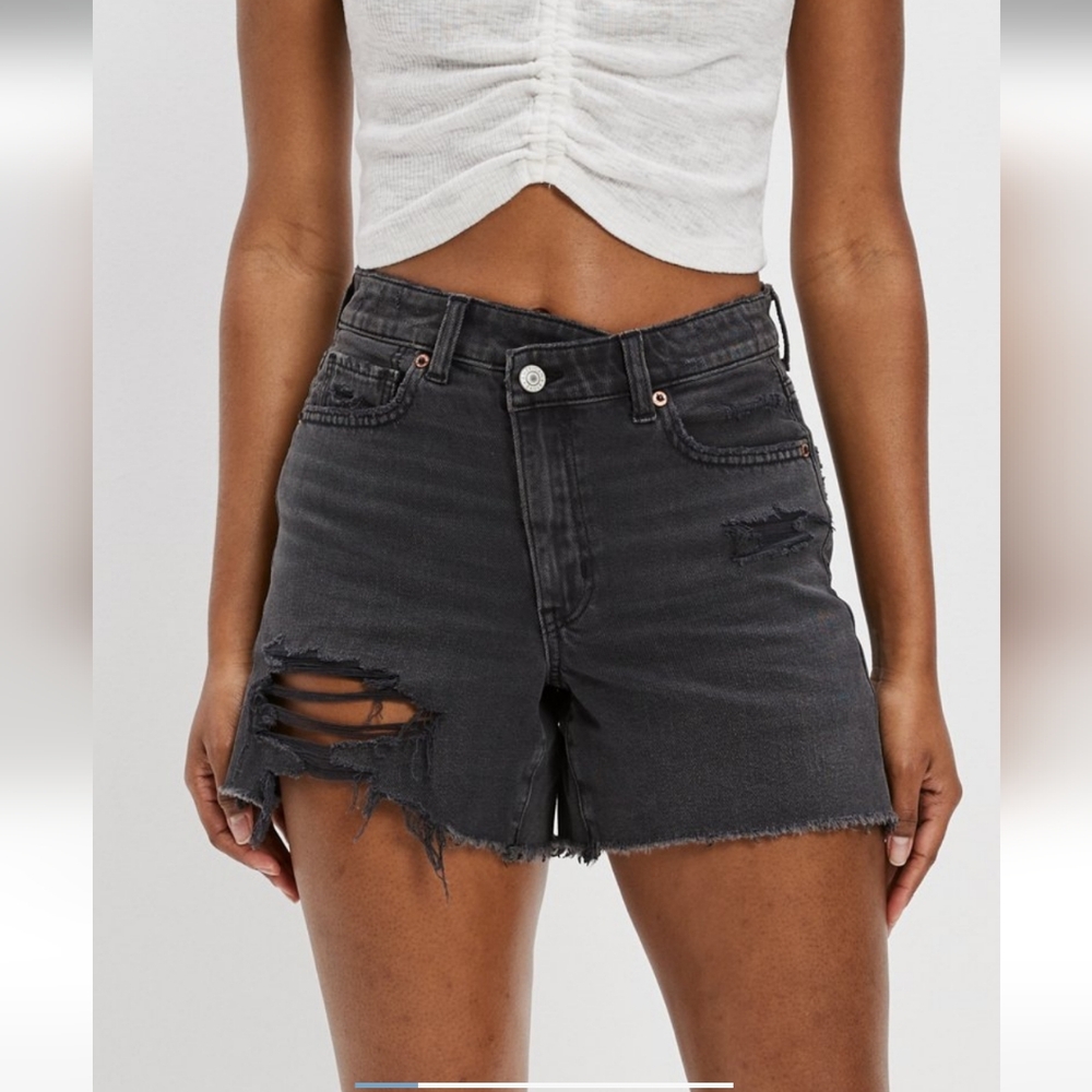 NWT American Eagle High Rise Crossover Waist Baggy Short Black Distressed Denim